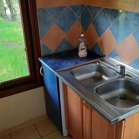 ホステル Integracyjne Centrum Opieki Wychowania Terapii セロツク