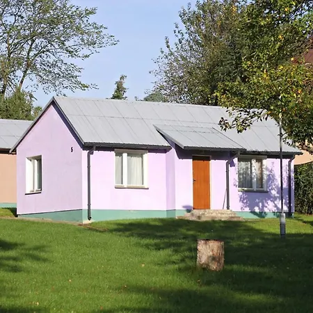 Integracyjne Centrum Opieki Wychowania Terapii ホステル *