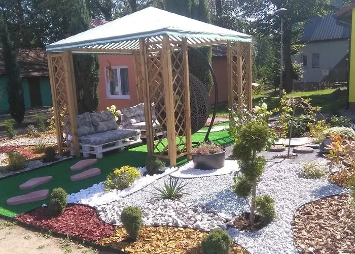 Integracyjne Centrum Opieki Wychowania Terapii Hostel *